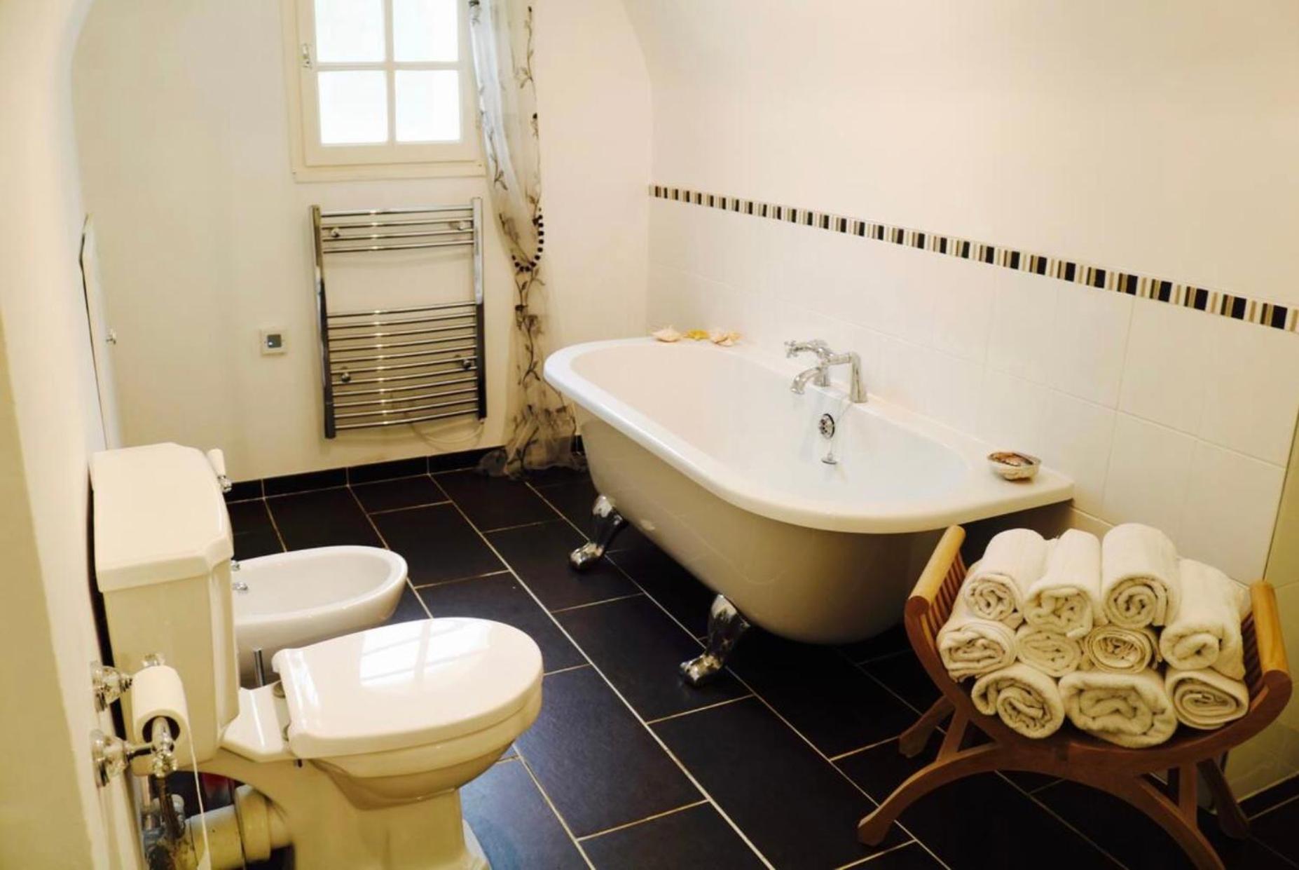 Fontaine Blanche River View, Large Patio & Garden In Central Brittany With Starlink Wifi Treffrin Buitenkant foto