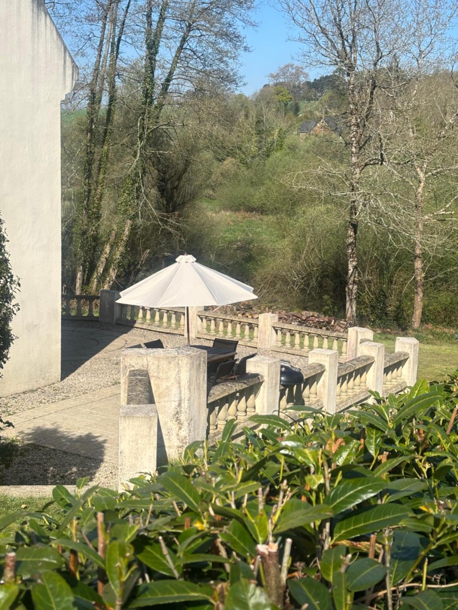 Fontaine Blanche River View, Large Patio & Garden In Central Brittany With Starlink Wifi Treffrin Buitenkant foto